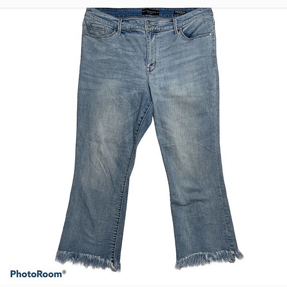 Sanctuary Denim Connector Kick Crop Frayed Hems in Heron light blue size 32.